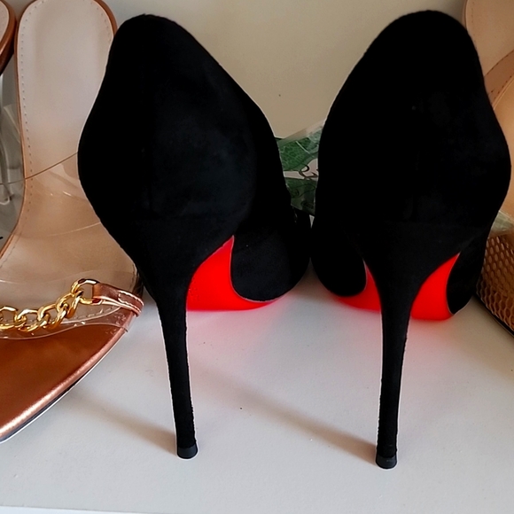 Shoes - Picture 1 of 3